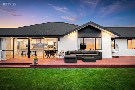Photo of property in 7 Oakville Close, Rangiora, 7400