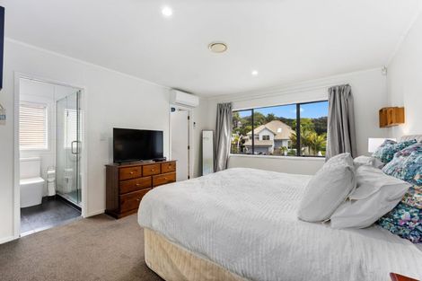 Photo of property in 44 Bayside Drive, Browns Bay, Auckland, 0630