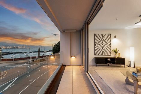 Photo of property in Aqua, 6/74 Oriental Parade, Oriental Bay, Wellington, 6011