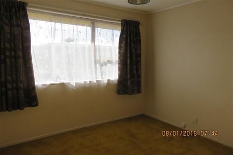 Photo of property in 4 Helleur Road, Massey, Auckland, 0614