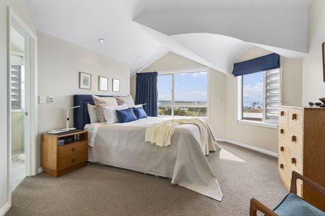 Photo of property in 1/164 Aberdeen Road, Campbells Bay, Auckland, 0620