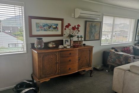 Photo of property in 3a Leo Place, Kawaha Point, Rotorua, 3010