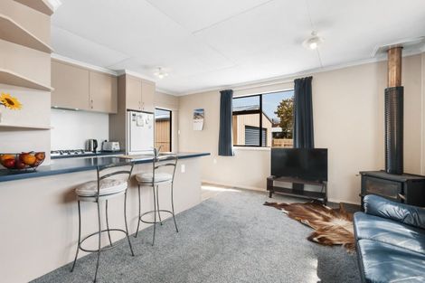 Photo of property in 2 Gavan Street, Cromwell, 9310