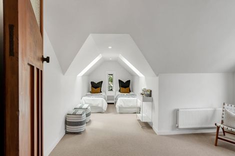 Photo of property in 10 Mangorei Road, Strandon, New Plymouth, 4312