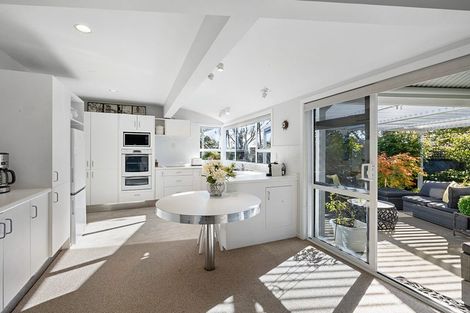 Photo of property in 14 Del Mar Place, Merrilands, New Plymouth, 4312
