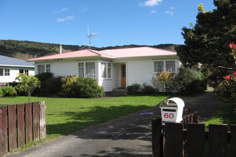Photo of property in 60 Peel Place, Wainuiomata, Lower Hutt, 5014