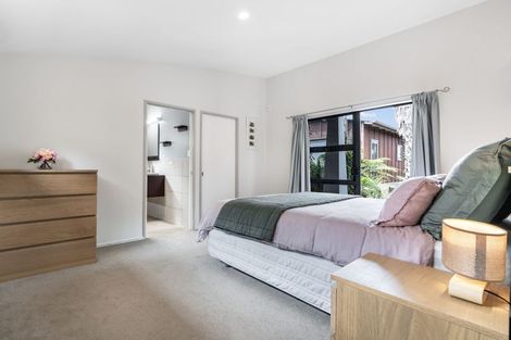 Photo of property in 9 Ginders Drive, Massey, Auckland, 0614