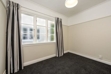 Photo of property in Ionian Flats, 123-125 Brougham Street, Mount Victoria, Wellington, 6011