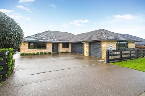 Photo of property in 35 Lough Bourne Drive, Pukekohe, 2120
