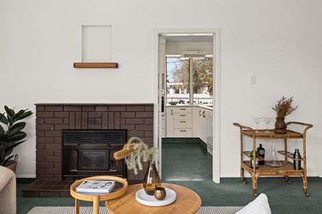 Photo of property in 16 Howard Road, Taradale, Napier, 4112