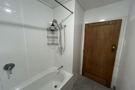 Photo of property in 52 Olliviers Road, Phillipstown, Christchurch, 8011