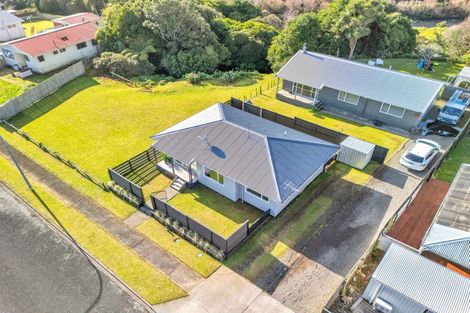 Photo of property in 1/58 Riversdale Drive, Merrilands, New Plymouth, 4312