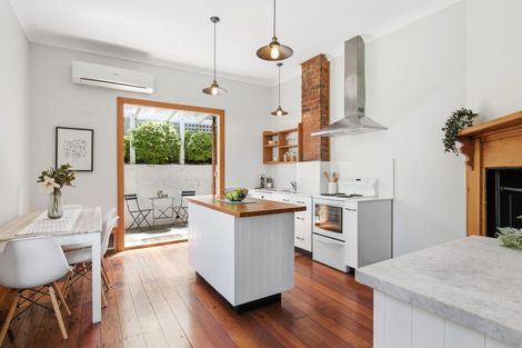 Photo of property in 80 Rolleston Street, Mount Cook, Wellington, 6021