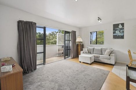 Photo of property in 22 Claverdon Drive, Massey, Auckland, 0614