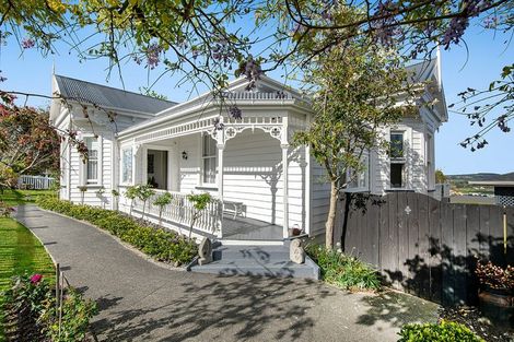 Photo of property in 33 Garfield Road, Helensville, 0800