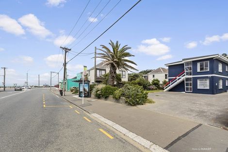 Photo of property in 218u1 Onepu Road, Lyall Bay, Wellington, 6022