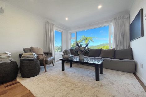 Photo of property in 28 Montgomery Avenue, Karori, Wellington, 6012