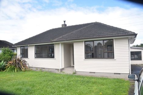 Photo of property in 1 Birchlea Rise, Goodwood Heights, Auckland, 2105