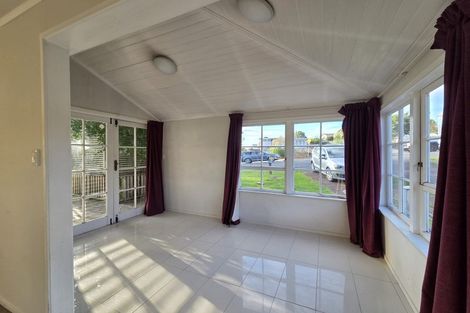 Photo of property in 67 Redoubt Road, Goodwood Heights, Auckland, 2105