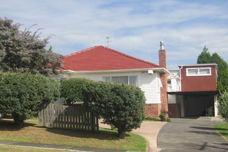 Photo of property in 98 Lynwood Road, New Lynn, Auckland, 0600