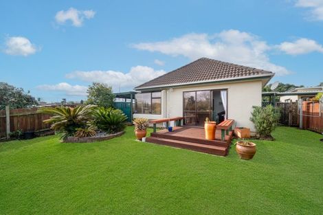 Photo of property in 2/55 Aviemore Drive, Highland Park, Auckland, 2010