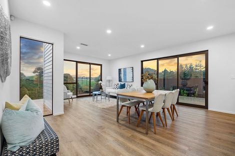 Photo of property in 32 Paparahi Place, Wainui, Silverdale, 0992