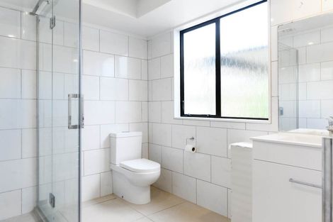 Photo of property in 25 Glen Close, Glen Eden, Auckland, 0602