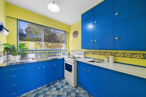 Photo of property in 2/210 Newlands Road, Newlands, Wellington, 6037