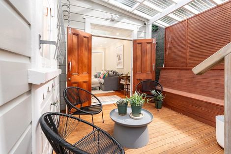 Photo of property in 64 Glenmore Street, Northland, Wellington, 6012