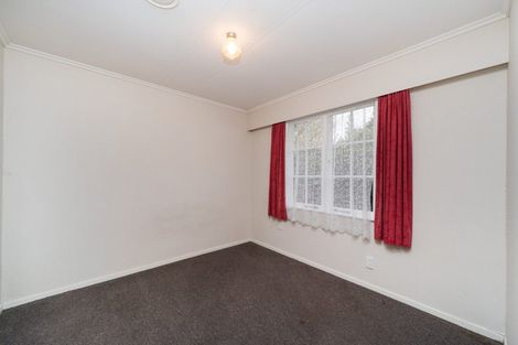 Photo of property in 15b Wikiriwhi Crescent, Awapuni, Palmerston North, 4412