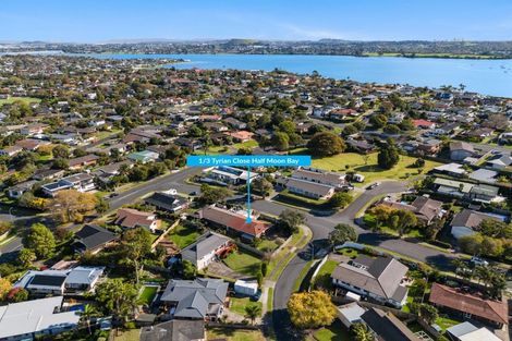 Photo of property in 1/3 Tyrian Close, Half Moon Bay, Auckland, 2012