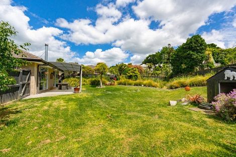 Photo of property in 16 Gavinike Place, Waimauku, 0812