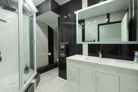 Photo of property in 44 Coroglen Avenue, Birkenhead, Auckland, 0626