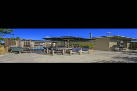 Photo of property in 13 King Richard Place, Browns Bay, Auckland, 0630