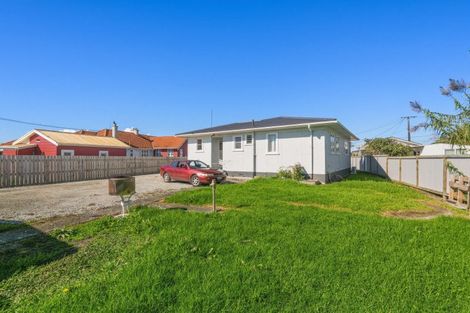 Photo of property in 16 Ruawai Wharf Road, Ruawai, 0530