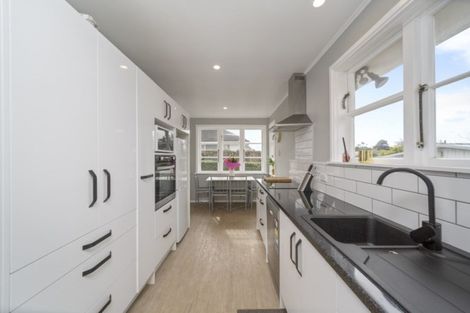 Photo of property in 10 Essex Street, Stratford, 4332