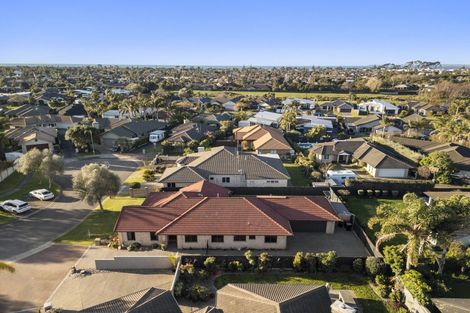 Photo of property in 33 Saint Heliers Place, Papamoa Beach, Papamoa, 3118