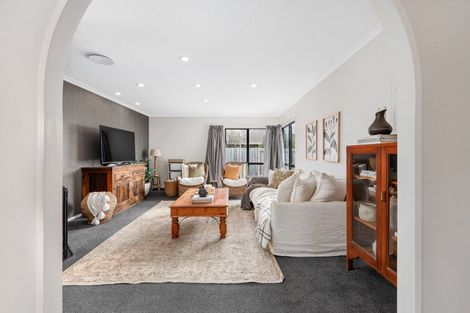 Photo of property in 10 Parnell Heights Drive, Kelvin Grove, Palmerston North, 4414