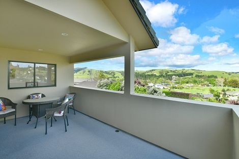 Photo of property in 16 Te Kauri Place, Helensville, 0800