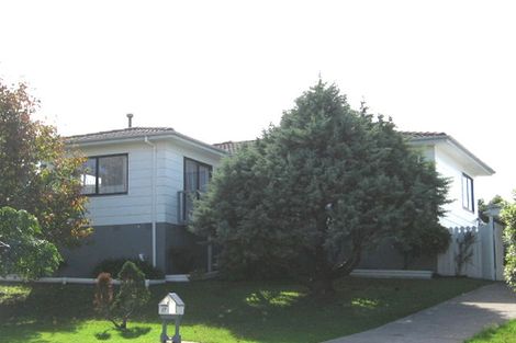 Photo of property in 17 Benchmark Drive, Massey, Auckland, 0614