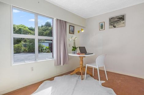 Photo of property in 11 Iti Grove, Waikanae, 5036