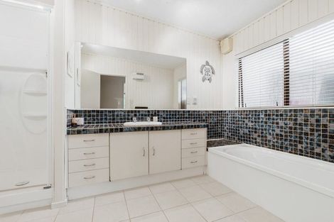 Photo of property in 1/16 Isobel Street, Acacia Bay, Taupo, 3330