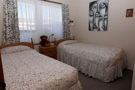 Photo of property in 2/8 James Condon Place, Redwood, Christchurch, 8051