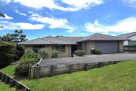 Photo of property in 1 Meadowviews Drive, Welcome Bay, Tauranga, 3112