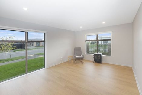 Photo of property in 94 Rannoch Drive, Broomfield, Christchurch, 8042