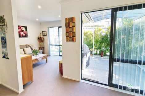 Photo of property in 14 Arthur Rolfe Lane, Swanson, Auckland, 0614