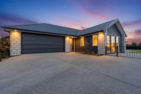 Photo of property in 100 Hoffman Court, Waikiwi, Invercargill, 9810