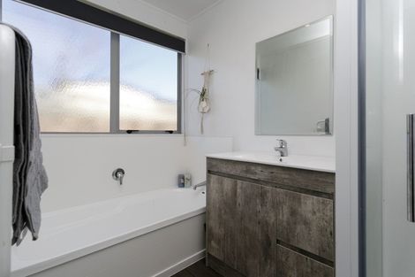 Photo of property in 2/5 John Street, Tauhara, Taupo, 3330