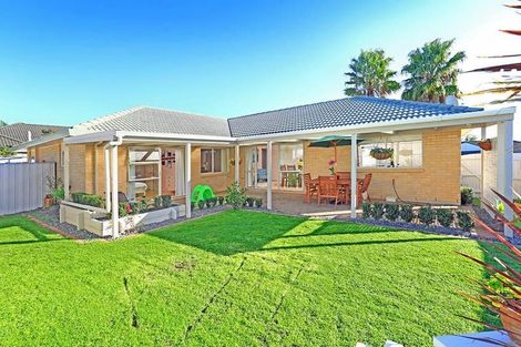 Photo of property in 10 Monivea Place, East Tamaki Heights, Auckland, 2016