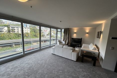 Photo of property in Montreaux Apartments, 4b/164 The Terrace, Wellington Central, Wellington, 6011